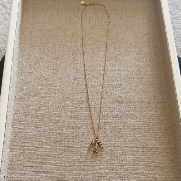 Stella & Dot Bird/Dove Gold Charm Necklace - Picture 4 of 8